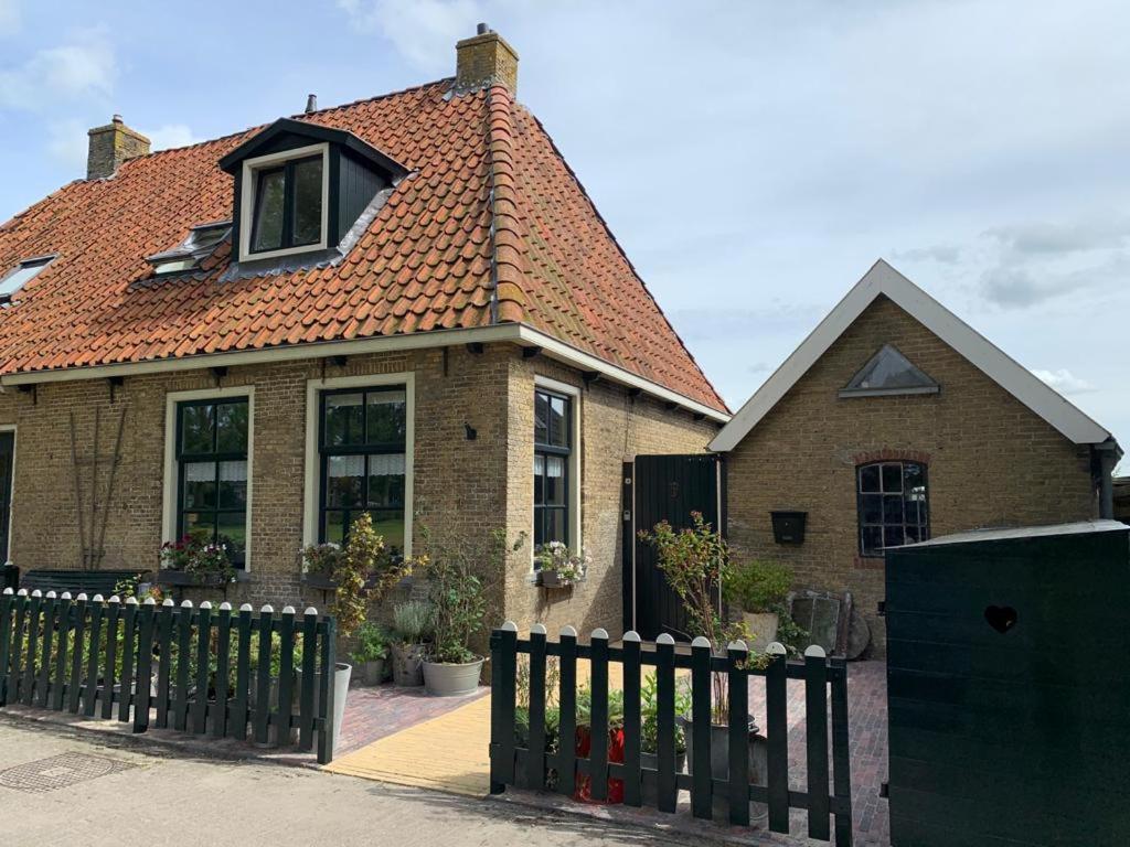 Vakantiehuis In Friesland Voor De Hele Familie Huns Exterior foto